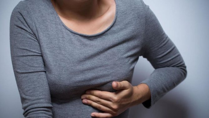 Что болит под грудью - диагностика и лечение