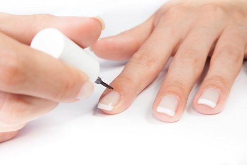 Почему слоятся ногти и что с этим делать?