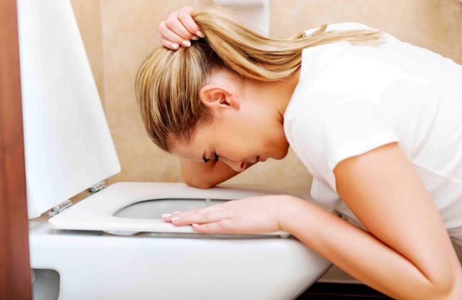 Задержка месячных тошнота тест отрицательный